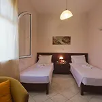 Achilles Country House